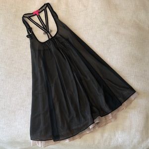 BETSEY JOHNSON • BLACK BABYDOLL SLEEP INTIMATE
